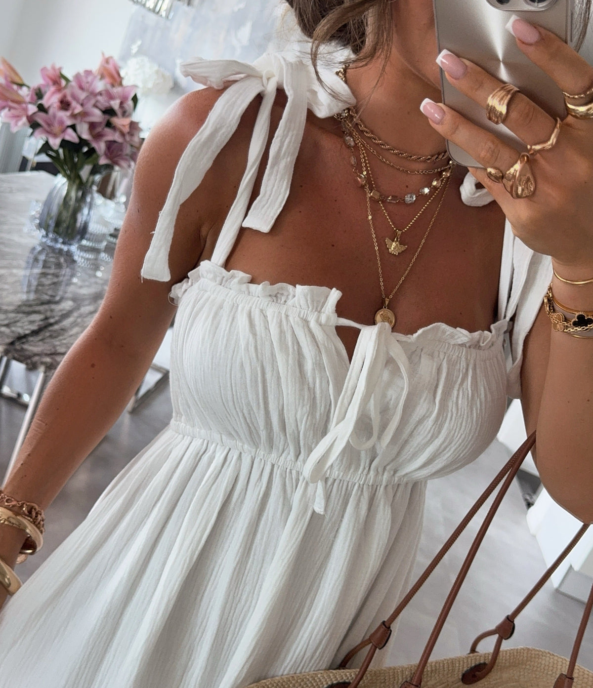 Minivestido de muselina Taika en un elegante color blanco