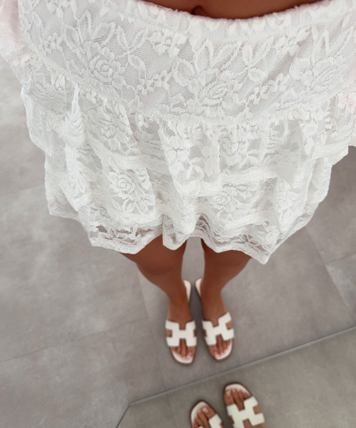 Falda-pantalón blanca con encaje fino