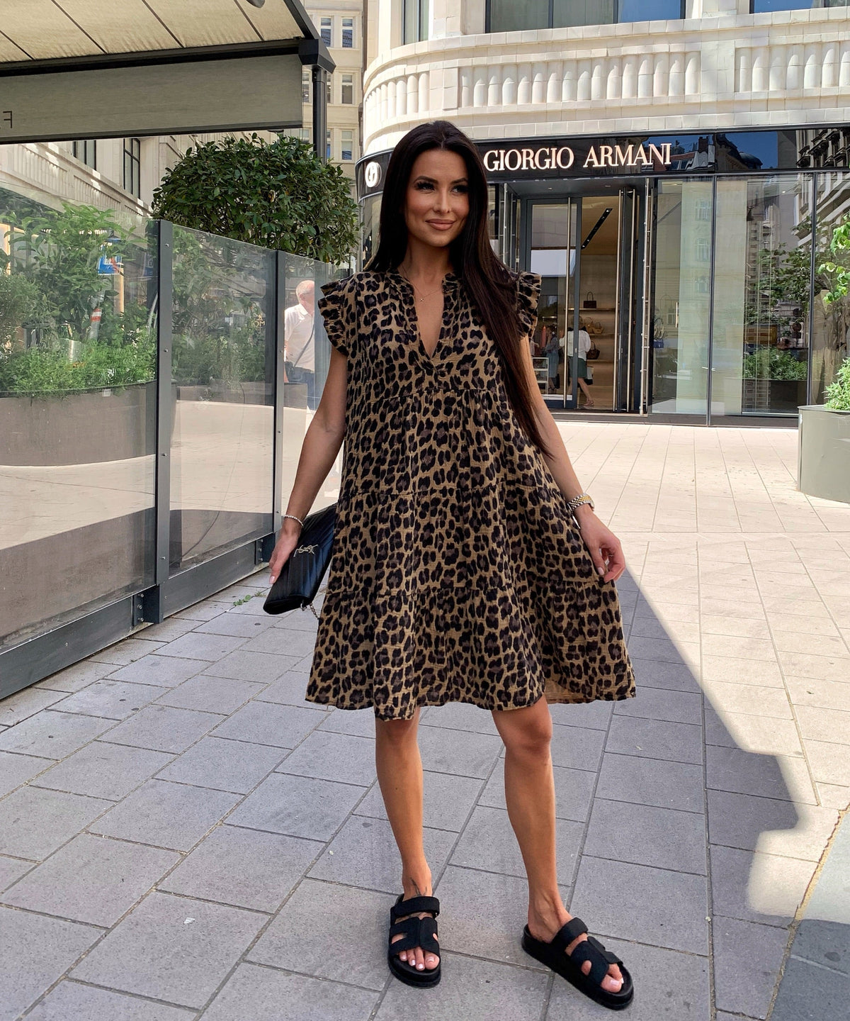Vestido de muselina «Inesa» con estampado de leopardo en marrón