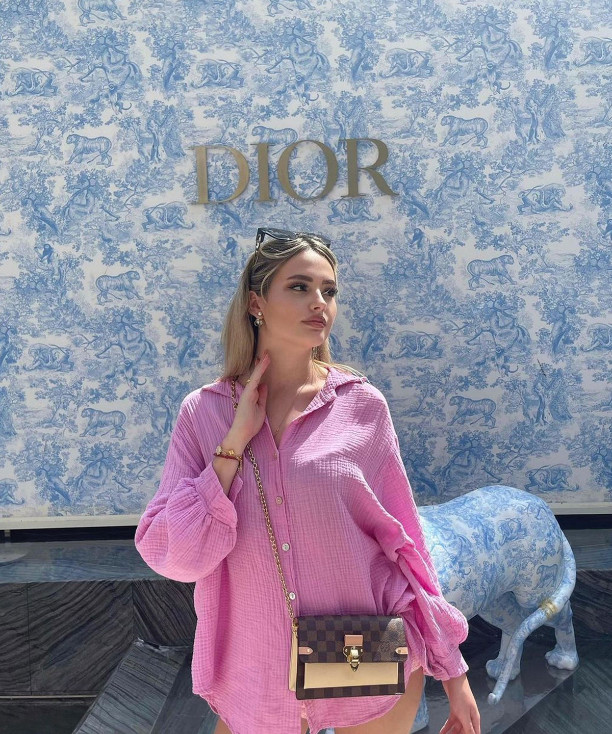 Blusa oversize de muselina Freya – rosa claro, de manga corta, ligera y cómoda