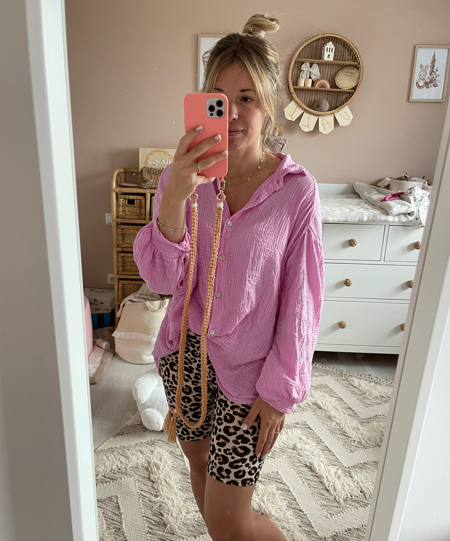 Blusa oversize de muselina Freya – rosa claro, de manga corta, ligera y cómoda