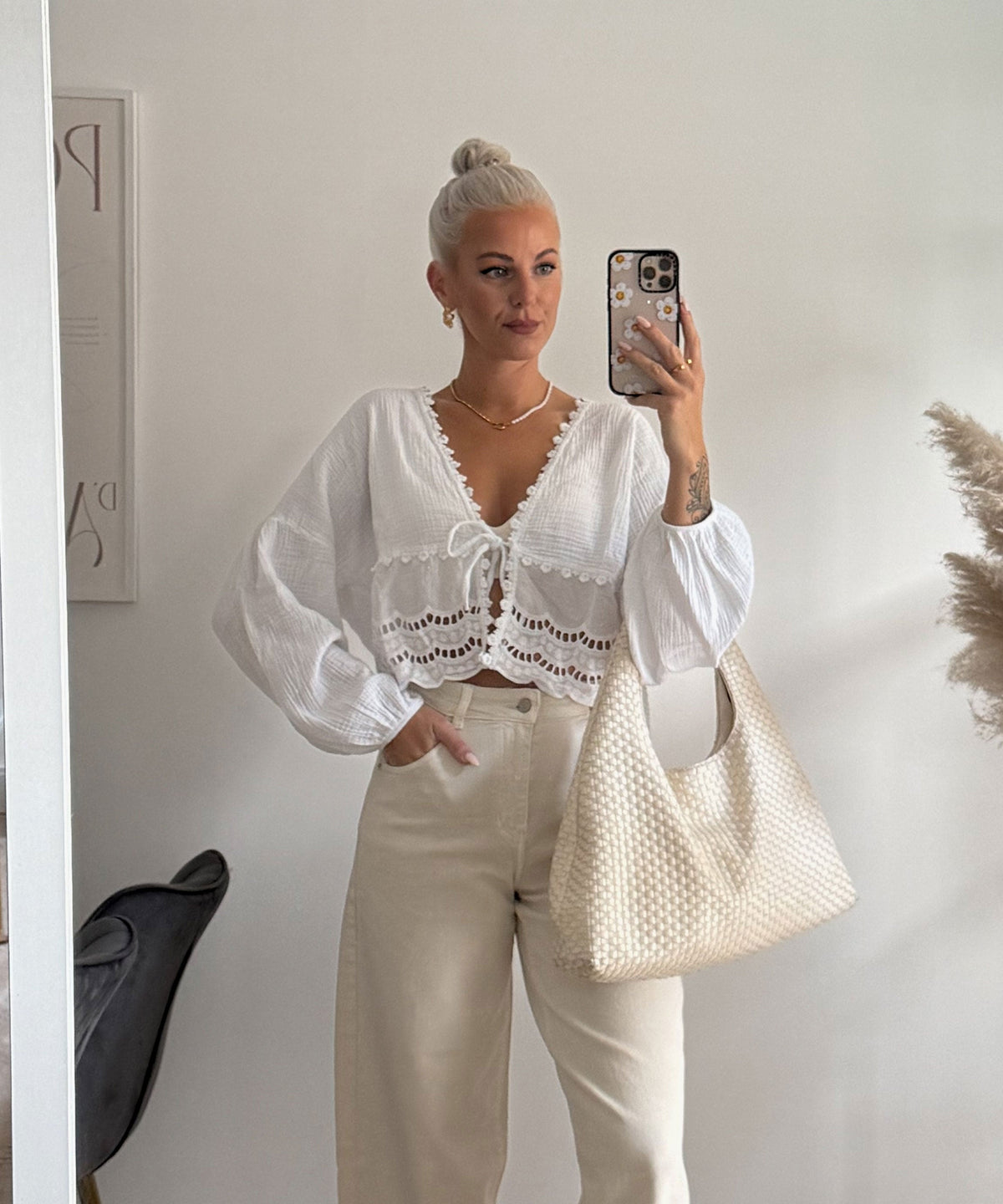 Blusa de muselina Rena – Blanco, ligera y elegante